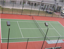 网球场围网应使用什么规格？